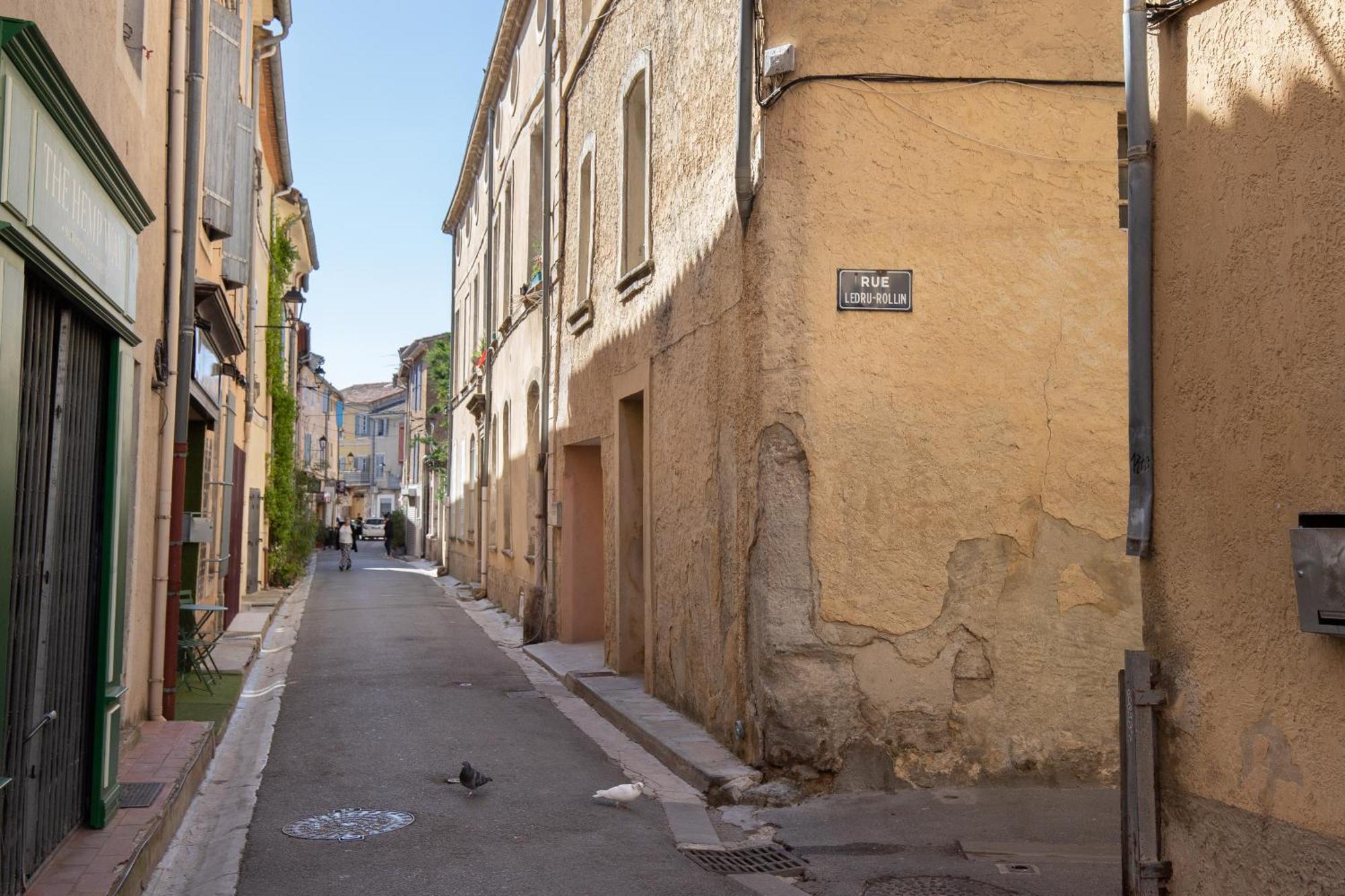 La Venise Provencale - Hypercentre - Wifi Apartment